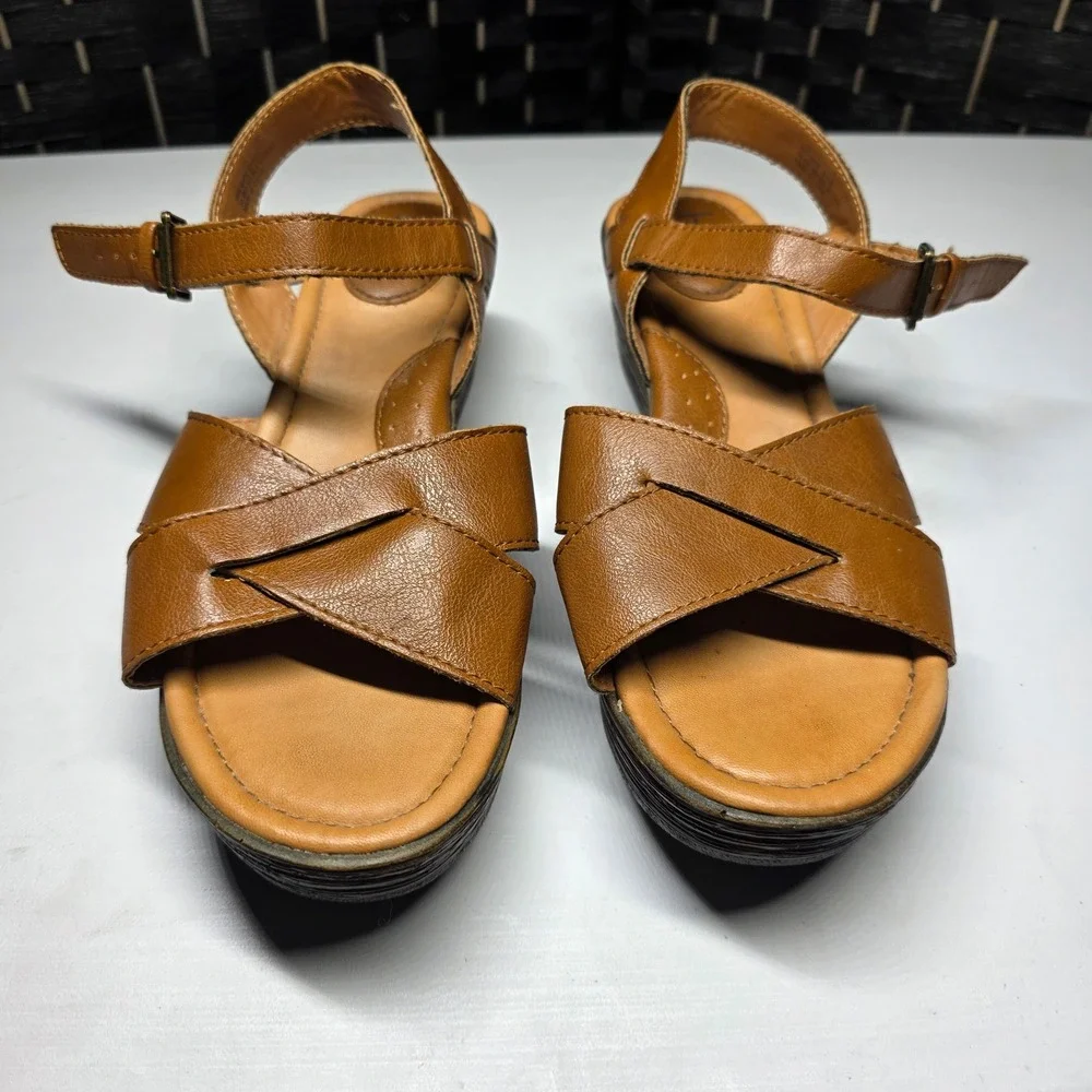 b.o.c. Born Concept Women Brown Faux Leather Wedge Sandals Size 8M Z30041